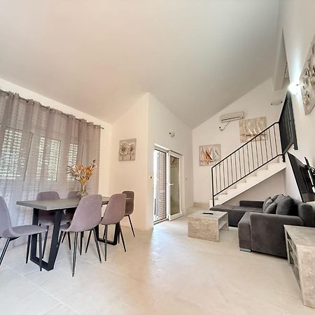 Apartments Andela Petrcane Exterior photo